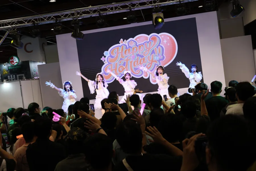 2026漫博:NIJISANJI人氣團體「3SKM」&「AYAKAKI」4名成員現身日本館!小遊戲、Mini Live與粉絲熱情互動 4 Happy Holiday